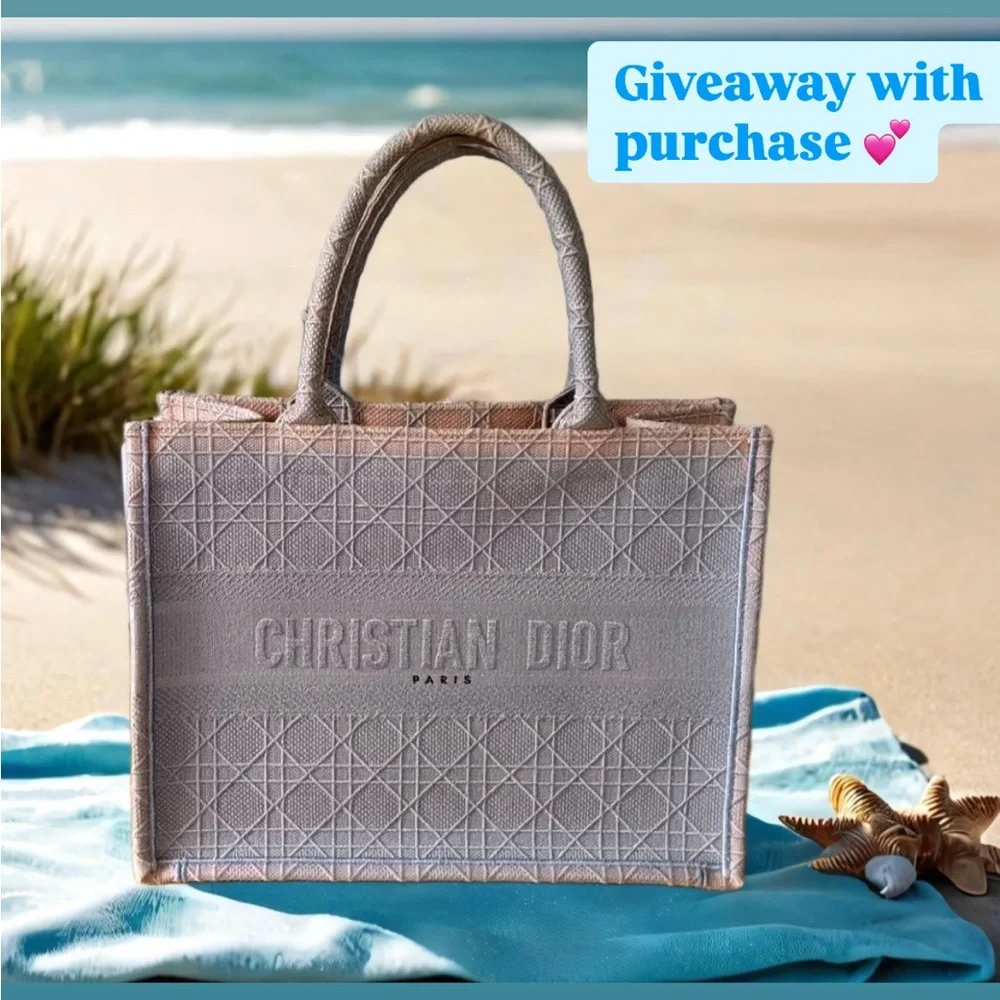 Giveaway with this purchase🎁💕